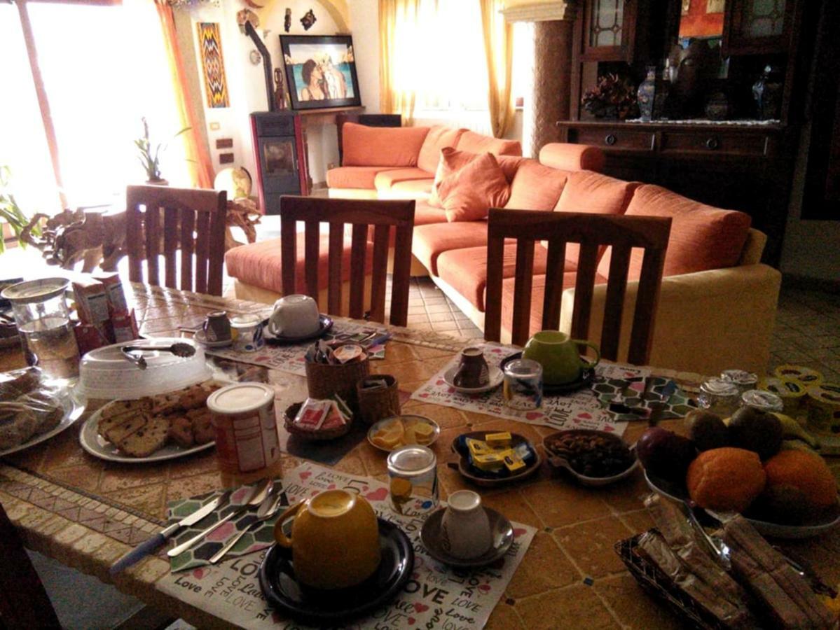 Casa D' Artista B&B 오지에리 외부 사진
